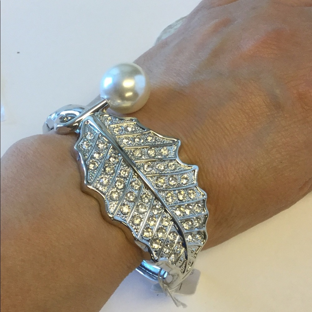Leafs Perl Bracelet Silver Plated